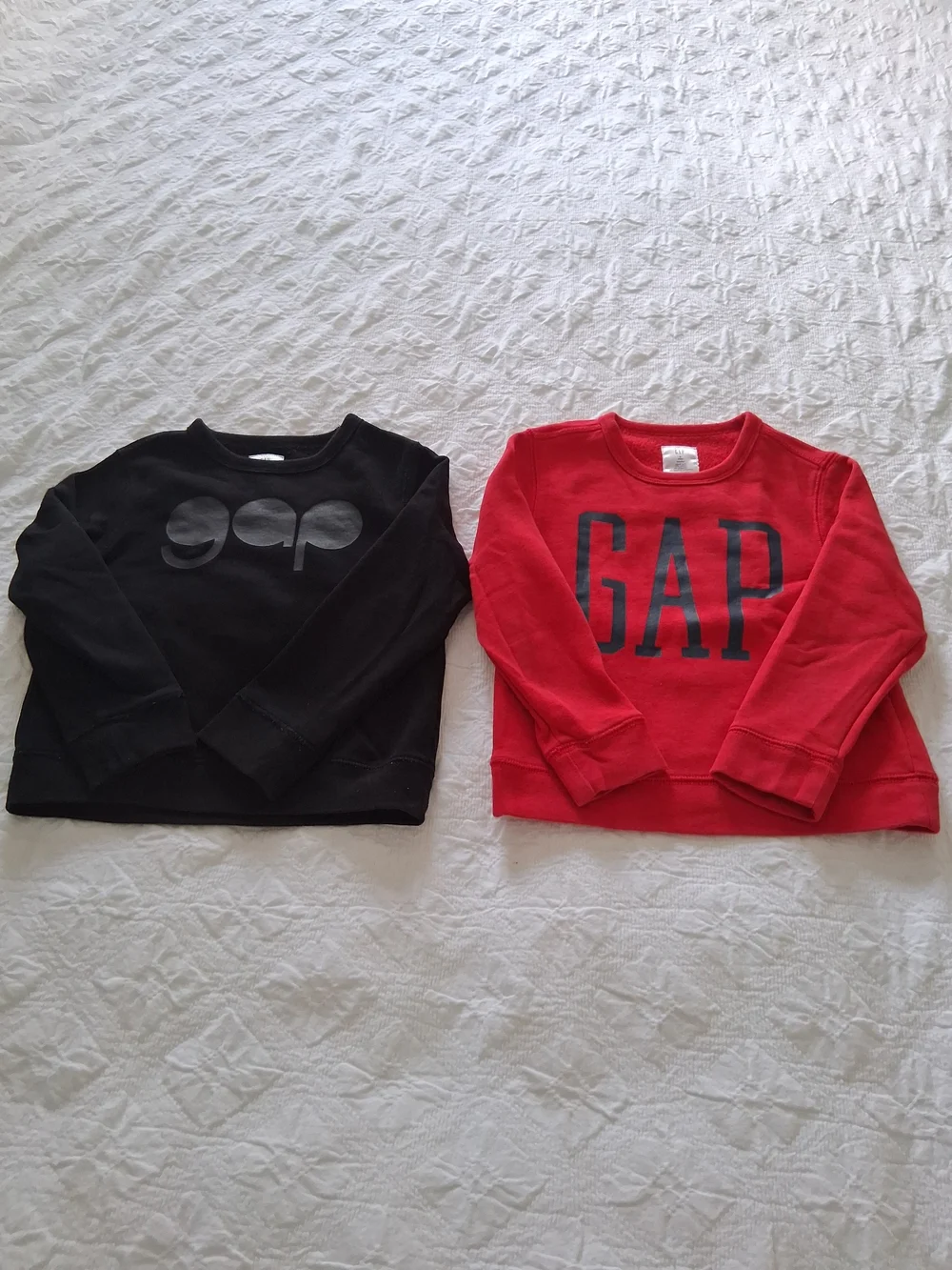 GAP Kids Crewneck Sweatshirt Lot Of 2  Red & Black Logo Tops Size 5